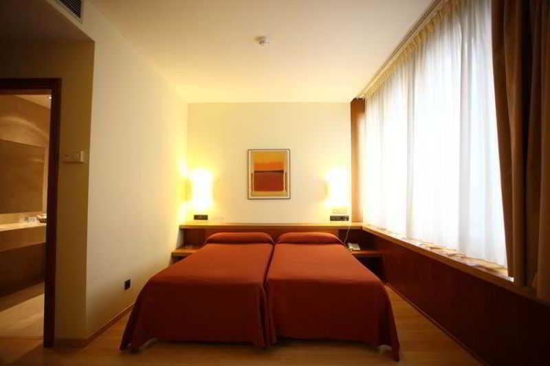 Duque De Wellington Hotell Vitoria-Gasteiz Exteriör bild